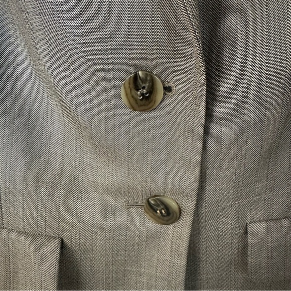 Le Suit Petite Women’s Long Sleeve 2-Button Tan Blazer Suit Jacket Size 10P GUC - Picture 3 of 8